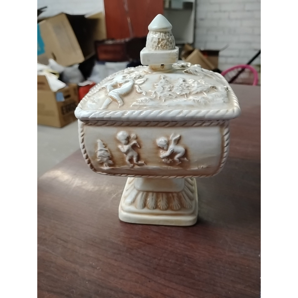 Vtg 1960's Nippon Yoko Boeki Co. Porcelain Pedistool Lidded Candy Dish Box Cherb